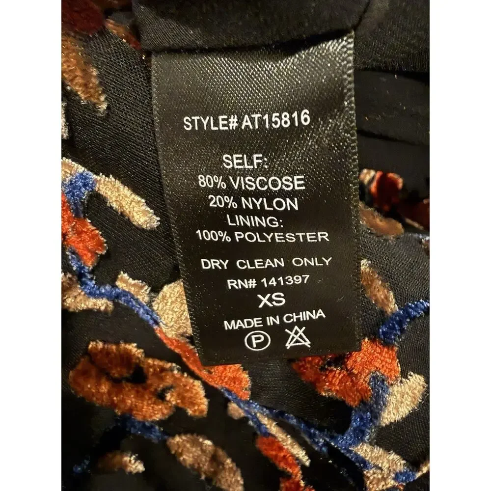 ASTR the Label Top Womens Sz XS Velvet Burnout Boho Whimsigoth Surplice Blouse - Picture 9 of 10